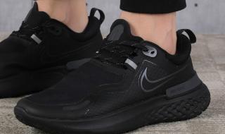 nike运动鞋 nike运动鞋